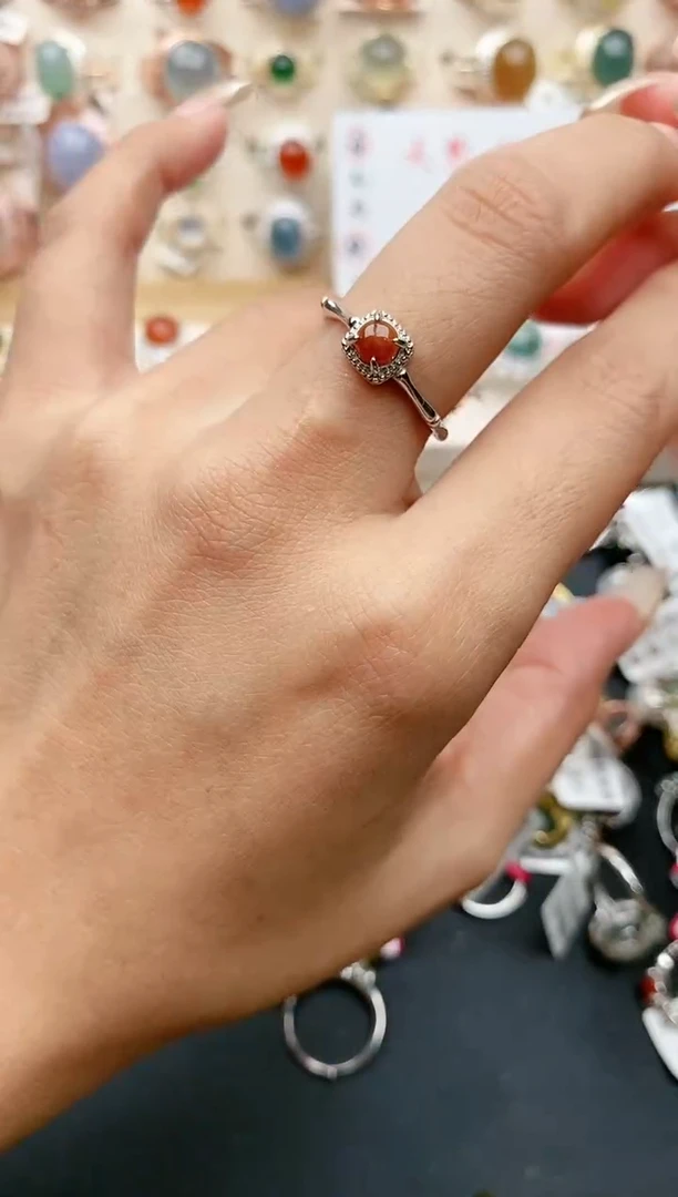 【闪购商品】翡翠戒指银S925镶嵌6666666+32