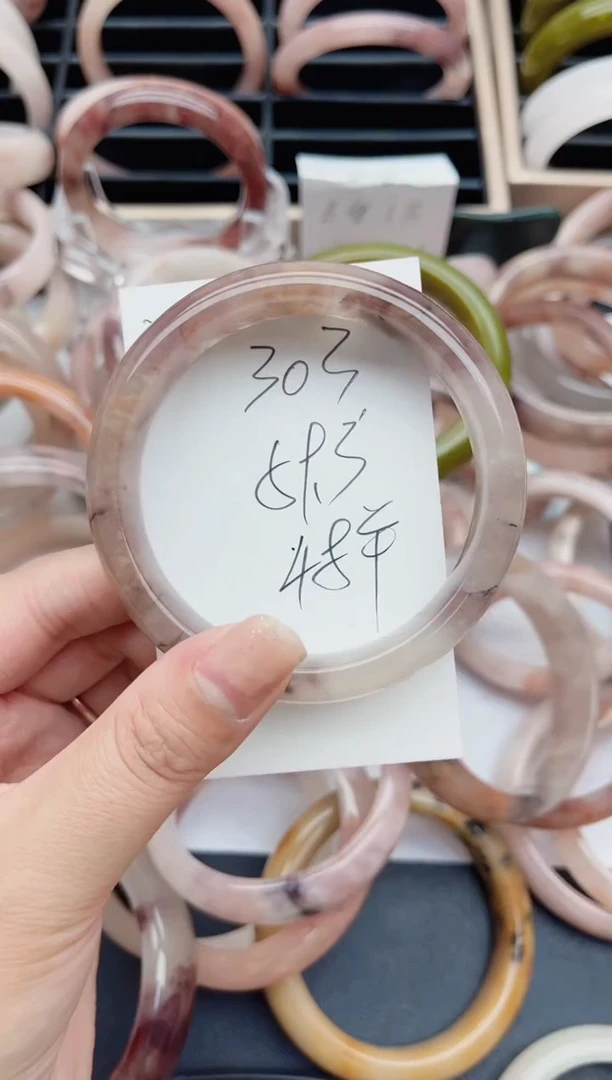 【闪购商品】石英质玉手镯未镶嵌303