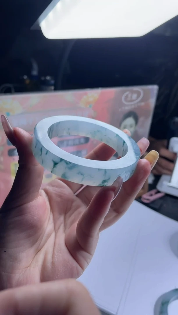 【闪购商品】定制翡翠手镯未镶嵌手镯DDR/发一件