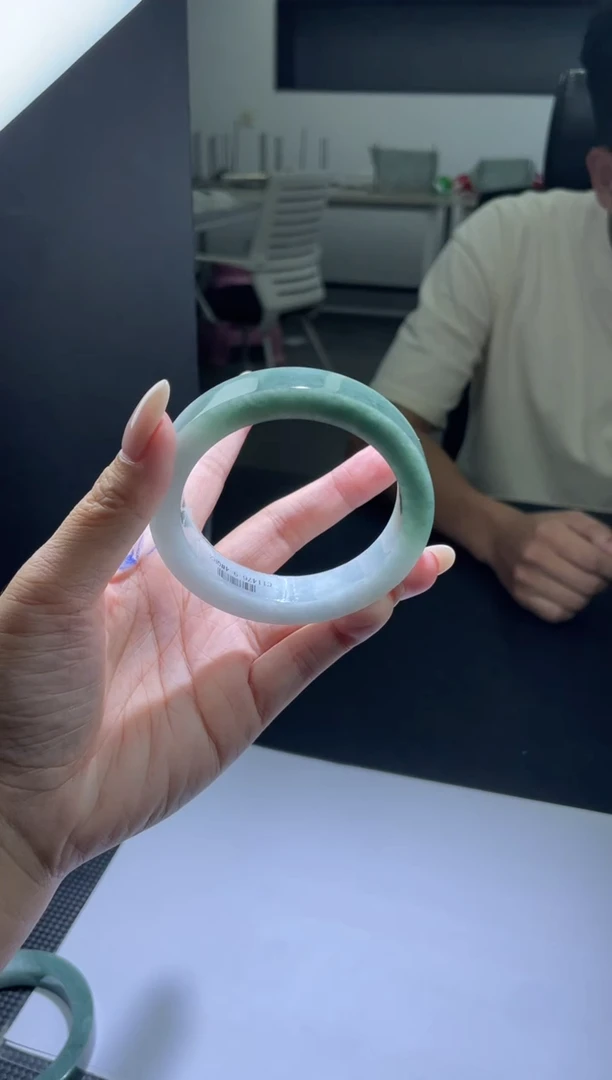 【闪购商品】定制翡翠手镯未镶嵌手镯DDH/发一件