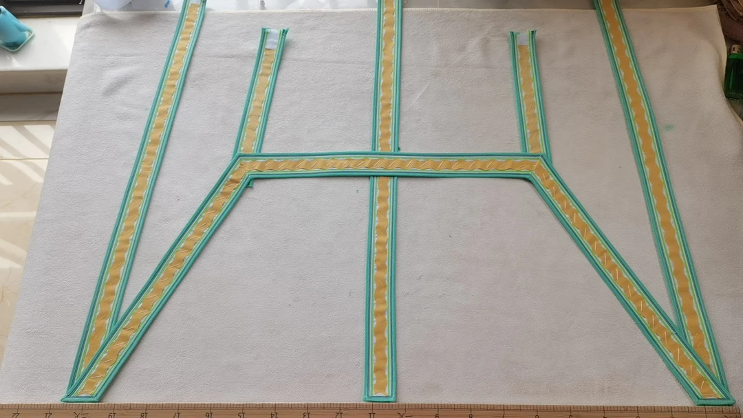 花围腰半成品（只是花围腰裙摆边的框架）