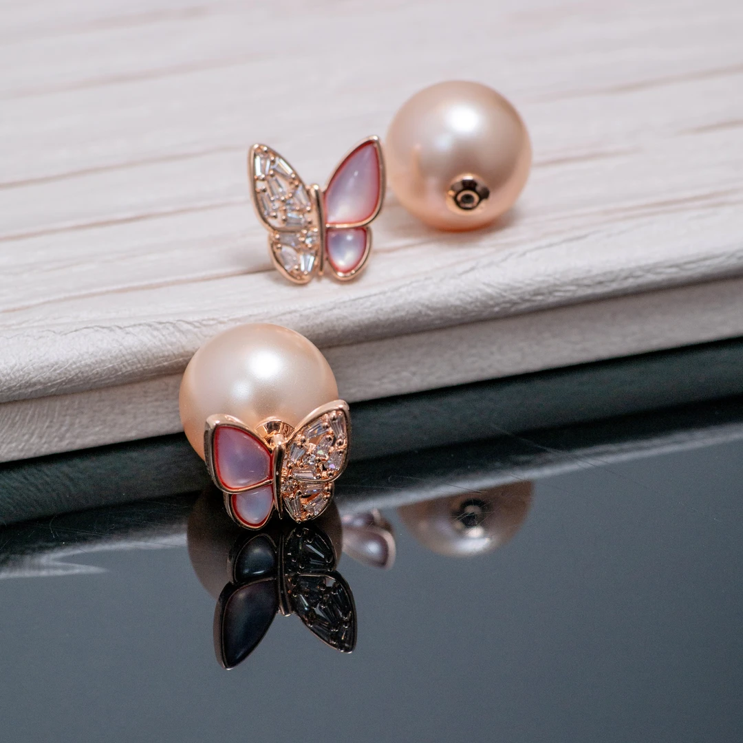 铜合金仿珍珠耳饰 8396轻奢蝴蝶珠珠耳钉两戴款超仙女神双面耳饰