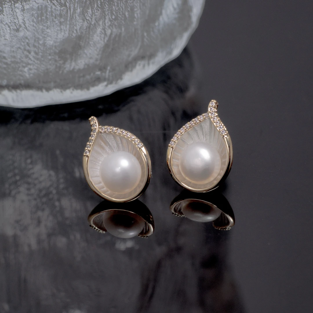 铜合金仿珍珠耳饰 8394简约高级设计感耳钉优雅精致小众气质百搭