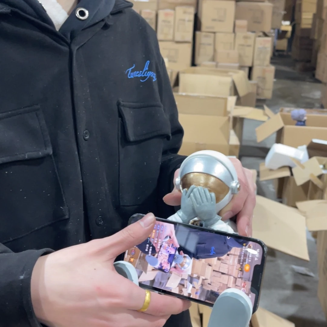 【闪购商品】树脂小204