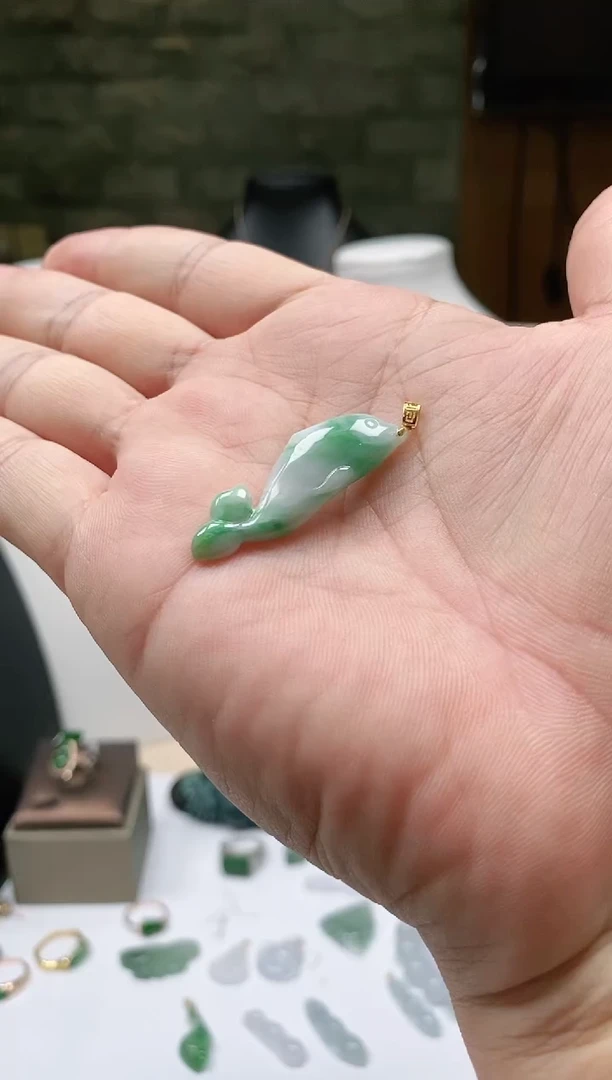 【闪购商品】翡翠颈饰18K金镶嵌吊坠