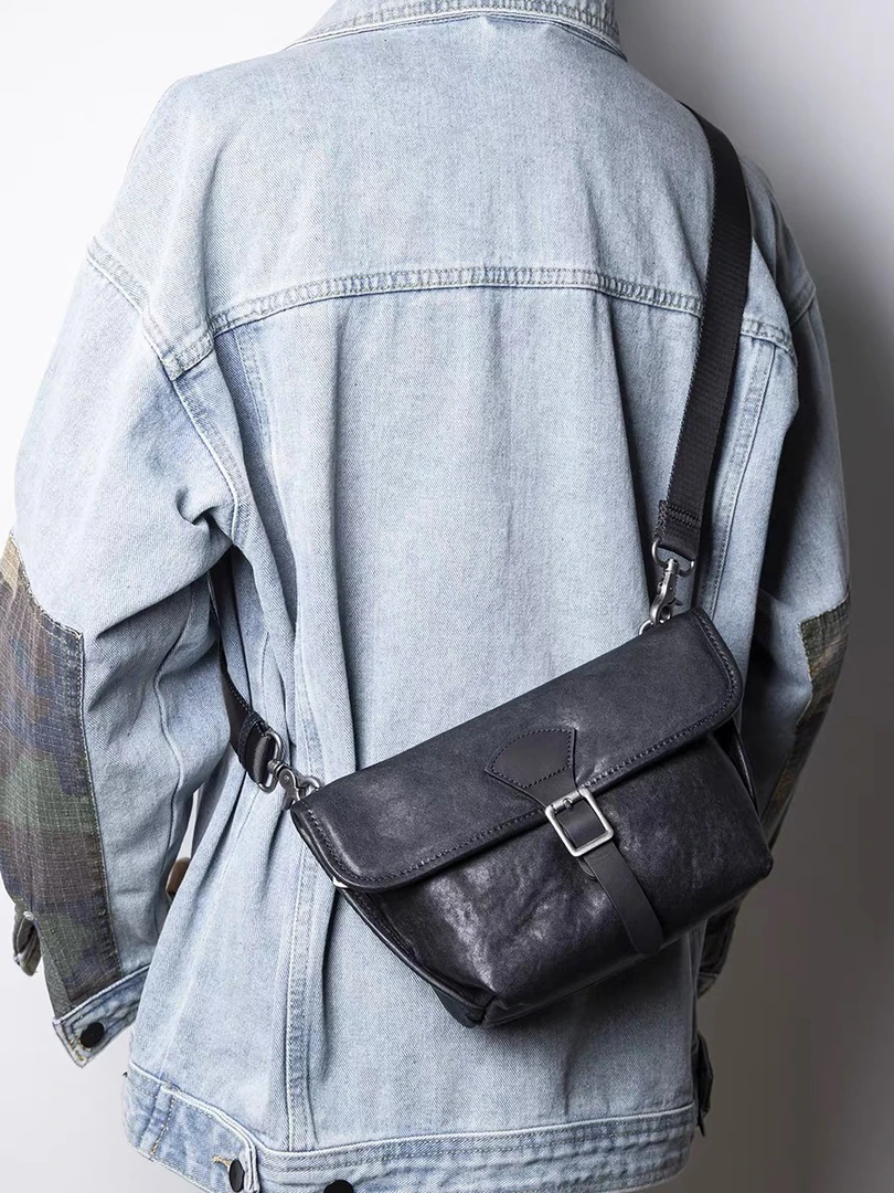 小众男士植鞣牛皮男士迷你小包真皮单肩斜挎包男轻便随身手机包潮