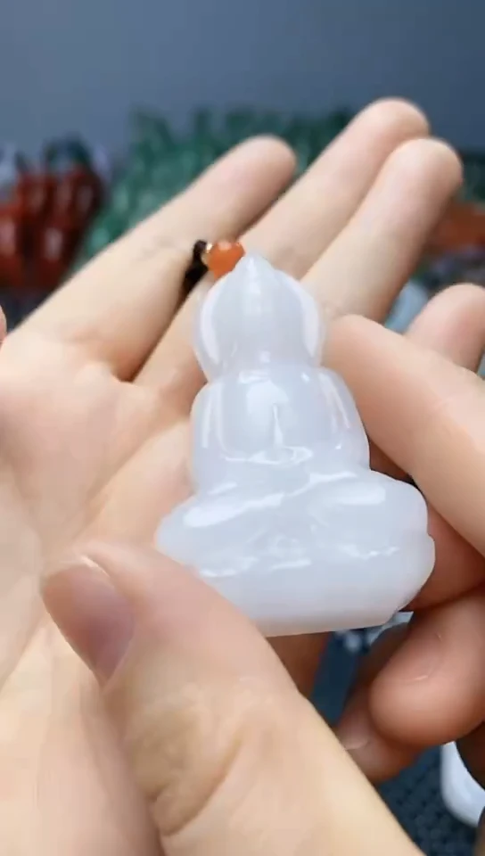 【闪购商品】石英质玉(金丝玉)颈饰未镶嵌观音
