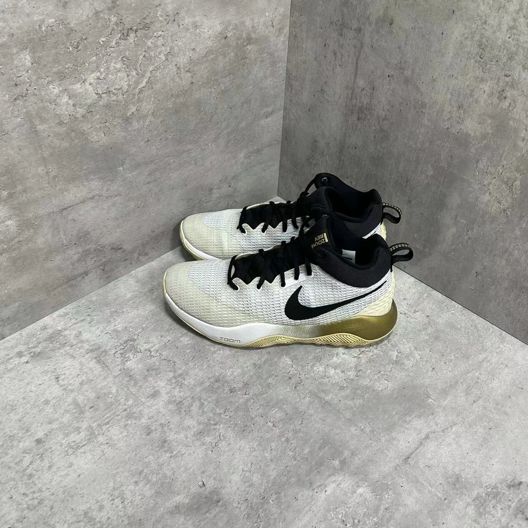 43码 Nike 中帮 黑白配色 实战篮球鞋