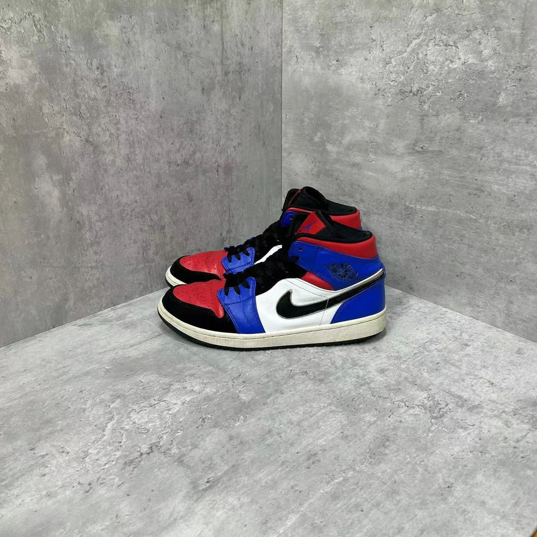 44码 Air Jordan 1 鸳鸯拼接 中帮篮球鞋