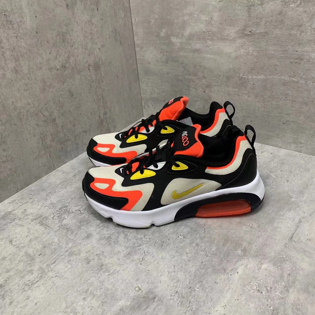 40码 Nike Air Max 200 黑白 复古 低帮跑步鞋