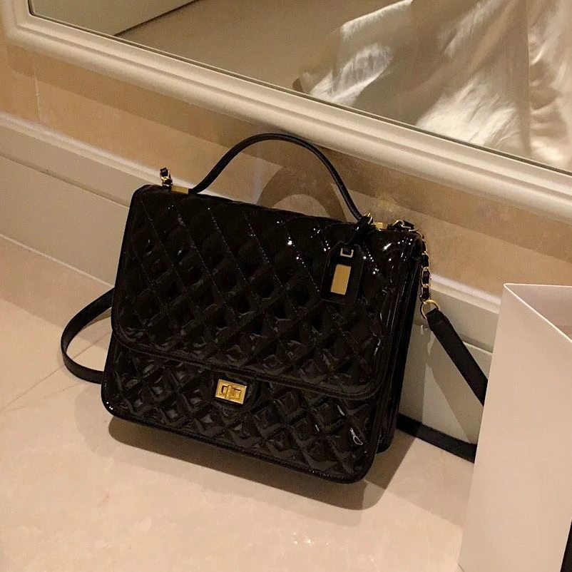 新款复古漆皮小香风菱格链条双肩背包女 学院风包包