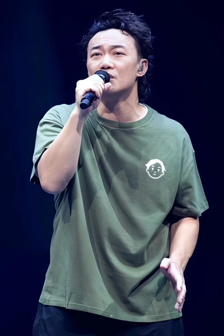陈奕迅Fear and Dreams演唱会周边e神同款短袖T恤男Eason军绿色