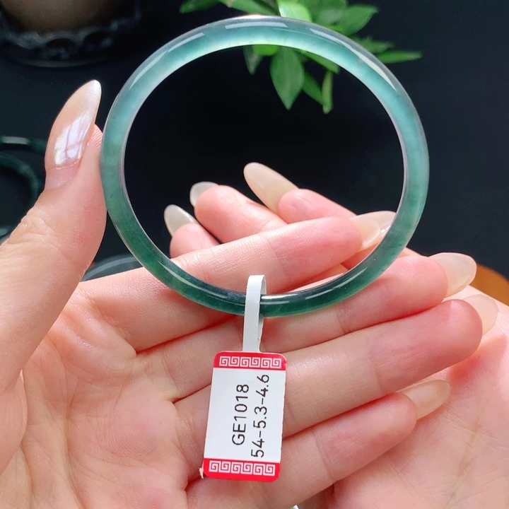 翡翠手镯未镶嵌天然翡翠手镯