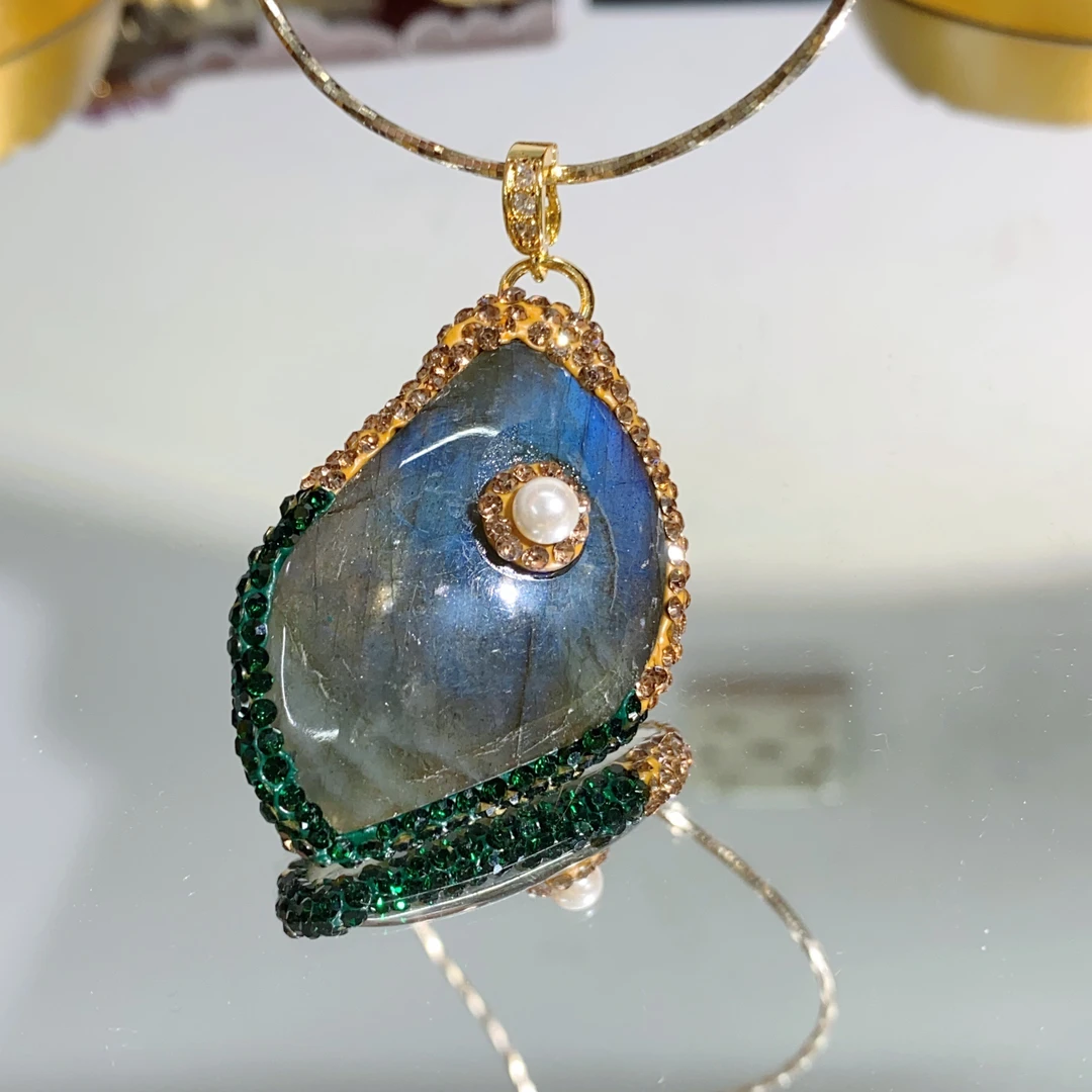 铜合金合成锆石吊坠 TTSD 灰色月光s不规则时尚吊坠 6832