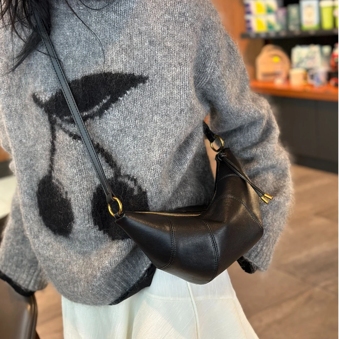 6318/秋冬新款牛角包单肩斜挎包时尚百搭女士小众简约复古ins韩版