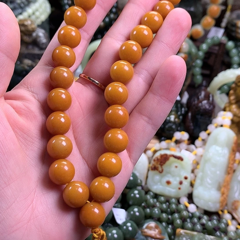 【闪购商品】岫岩河磨玉(透闪石质玉)手持未镶嵌西*