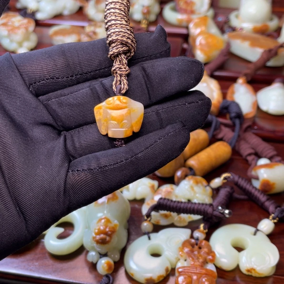 【闪购商品】岫岩河磨玉（透闪石质玉）吊坠(不含链)未镶嵌翡****）