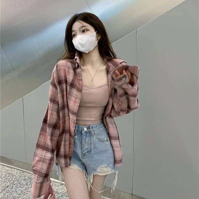 粉色格子衬衫外套女装宽松新款磨毛中长款防晒衫长袖上衣设计感