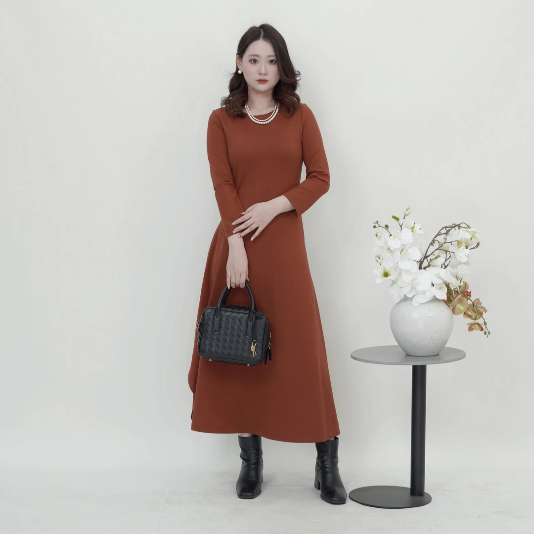 两三事新款连衣裙气质设计感显瘦减龄百搭-S23DLY107