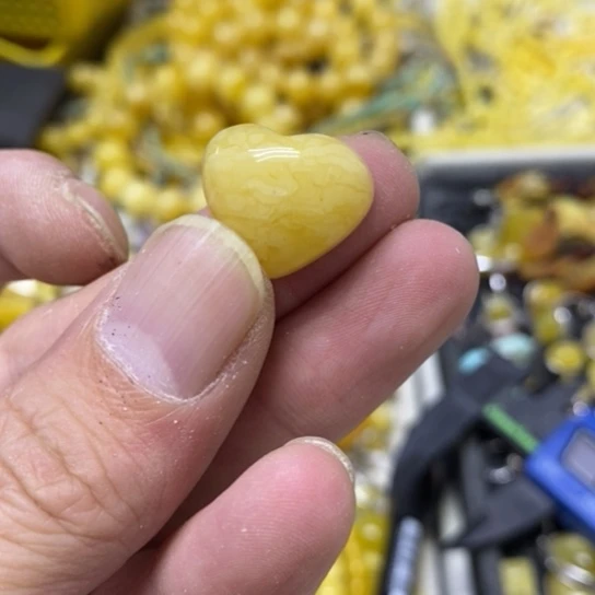 蜜蜡裸石未镶嵌吊坠