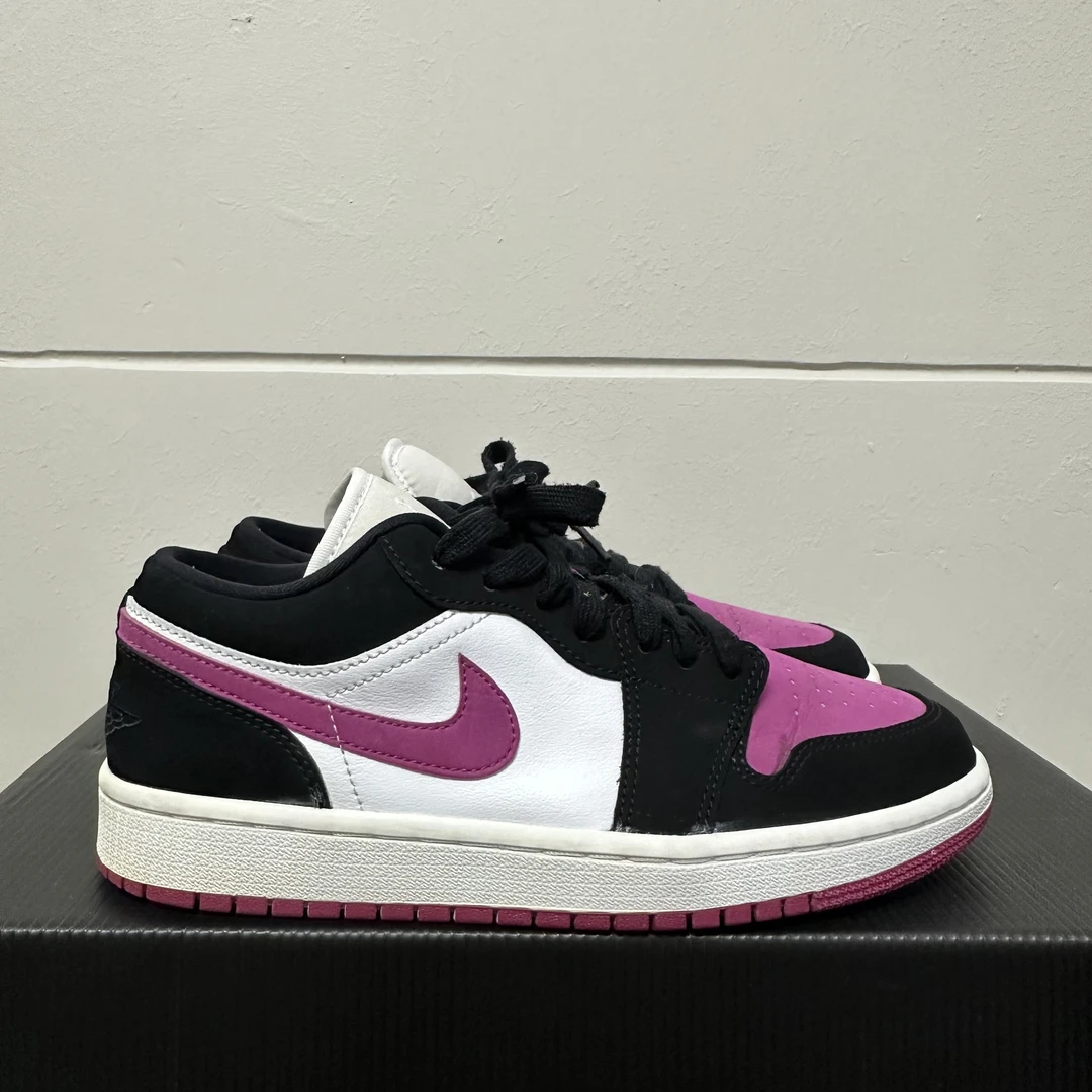 AJ1 黑粉/39码/95新/毒1429/无原盒/DC0774-005