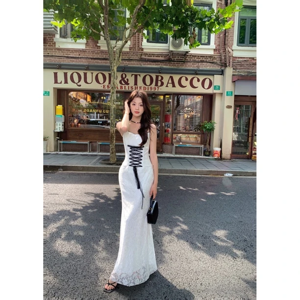 性感纯欲辣妹白色吊带连衣裙女包臀修身气质显瘦鱼尾裙设计感长裙