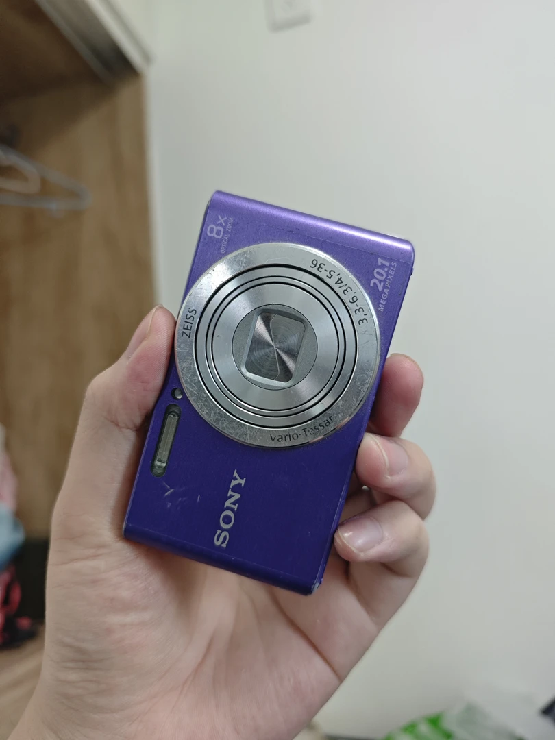 9新 Sony/索尼 索尼w830 成色如图 2010万像素，8倍光学变焦