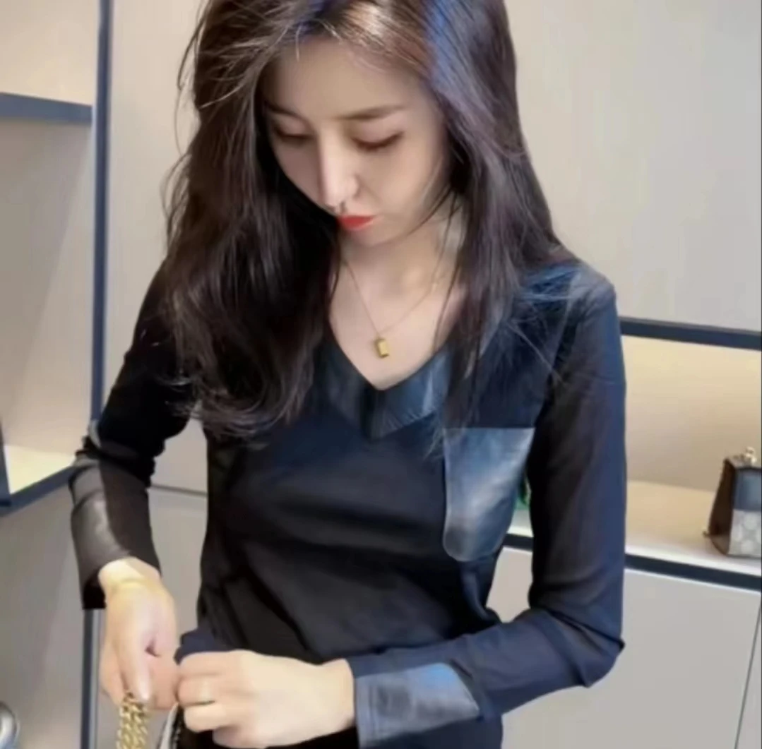 2001【佳佳优选48H】V领高领T恤打底衫拼接真皮修身四面弹力领