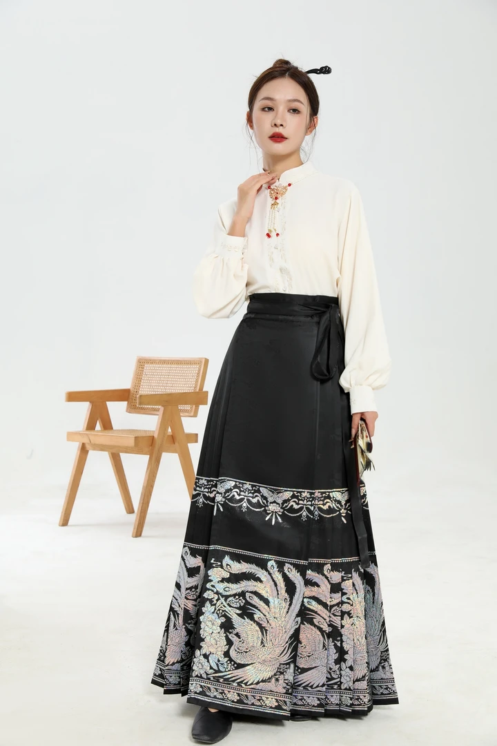 一初原创【凤翔云端】织金螺钿马面裙敬酒服曹县马面裙成人汉服