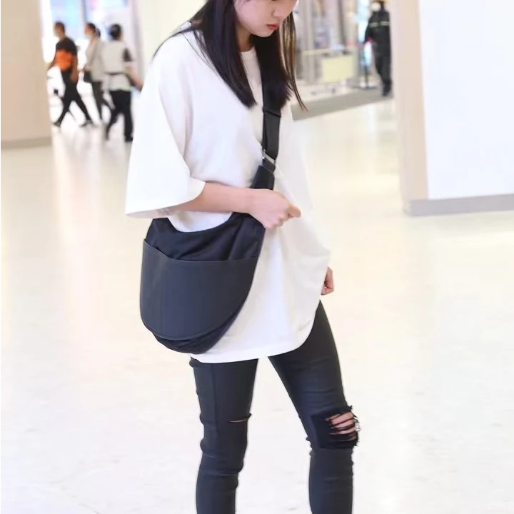 时尚百搭女士单肩斜挎轻便学院风简约休闲包潮流