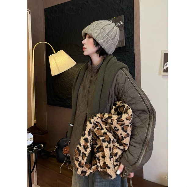 HY1987秋冬大码慵懒时尚设计感凌形格压棉外套棉服宽松保暖百搭