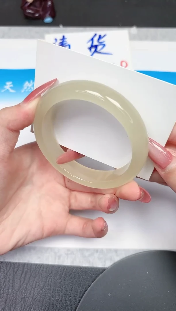 【闪购商品】石英质玉手镯未镶嵌97-59.2