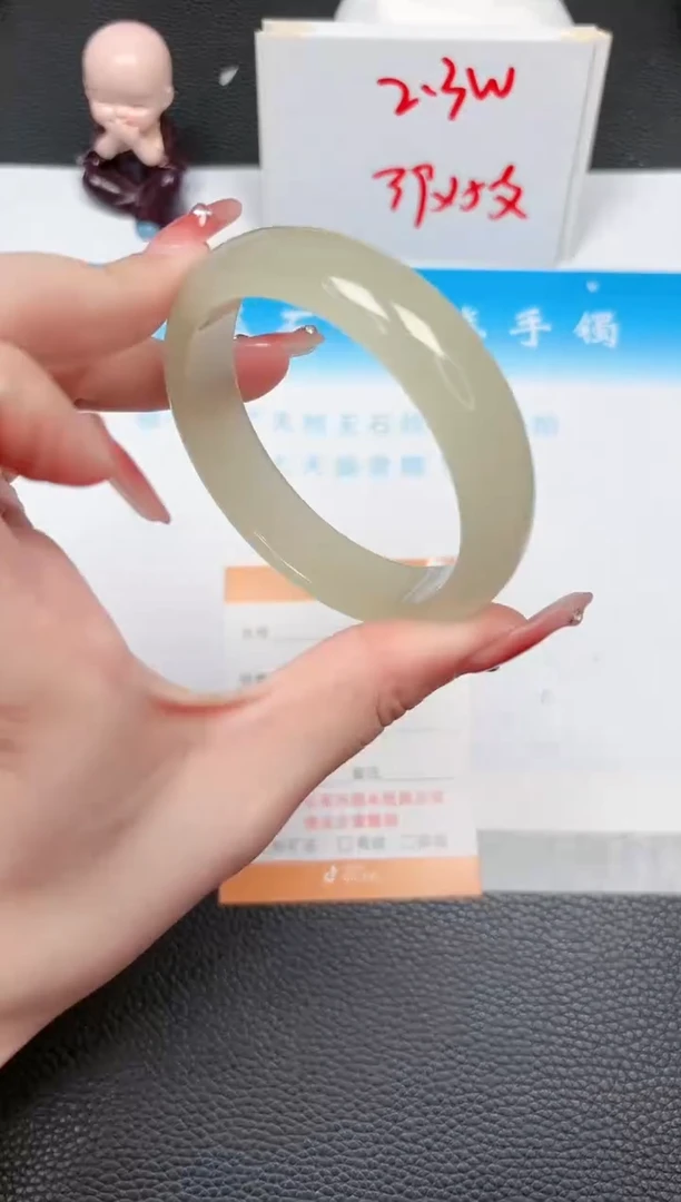 【闪购商品】石英质玉手镯未镶嵌374-55
