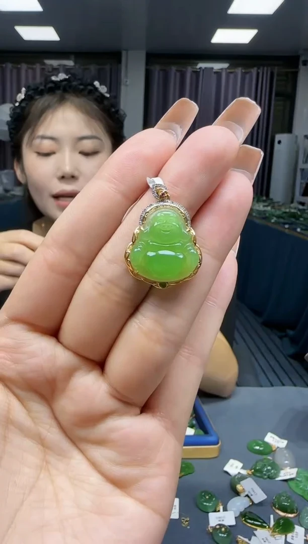 【闪购商品】和田玉挂件18K金镶嵌1