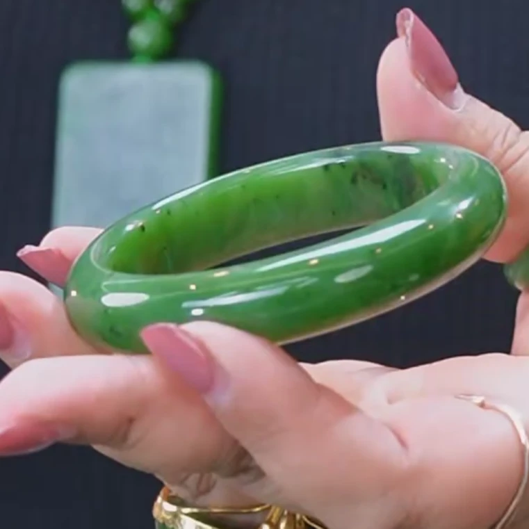 和田玉碧玉手镯 多样发一件玉镯子微瑕