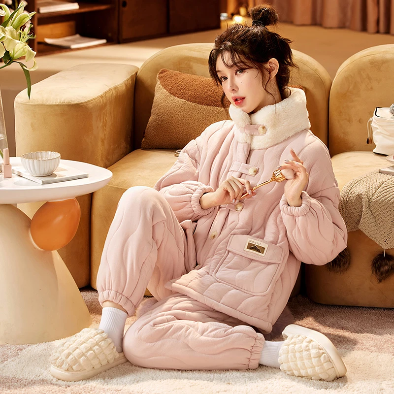 波浪条粉色睡衣女款2024新款秋冬珊瑚绒三层夹棉加厚保暖居家套装