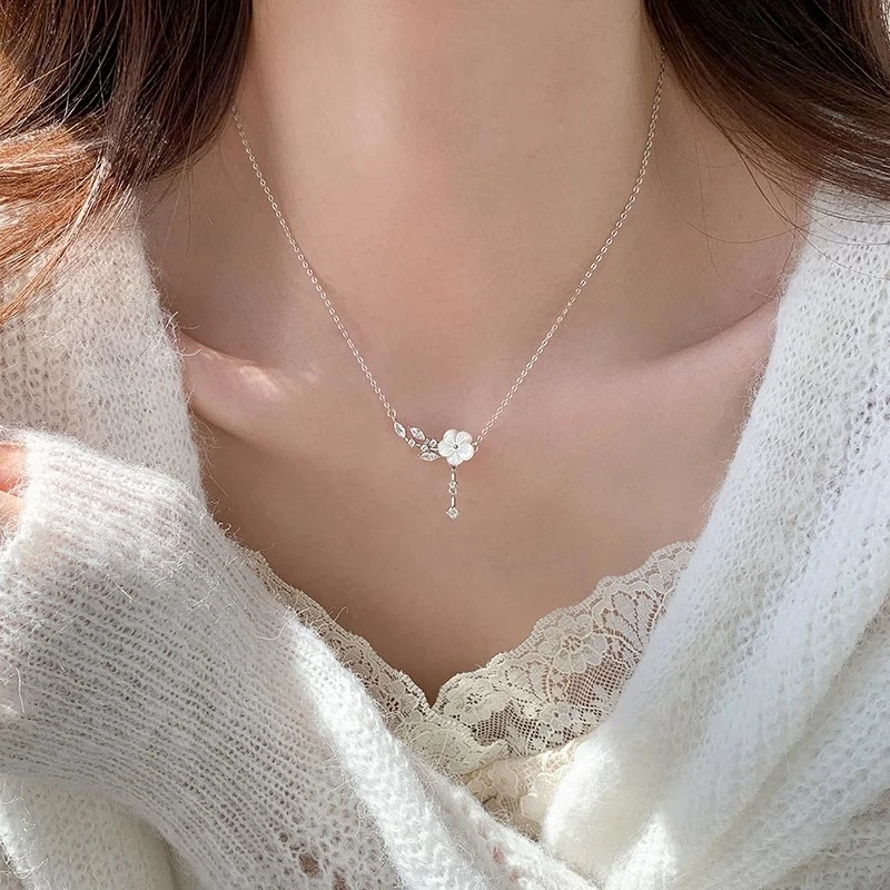 山茶花银项链女小众精致气质锁骨链新款爆款送女朋友生日礼物