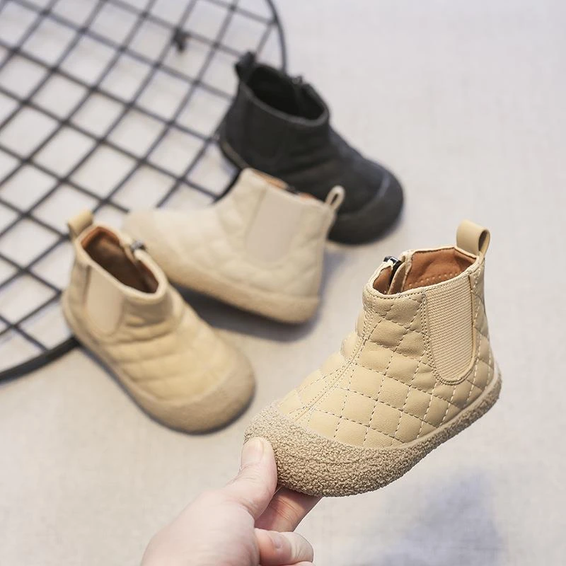 秋冬季新款儿童日系菱格加绒小童短靴女童软底防踢棉鞋女宝马丁靴