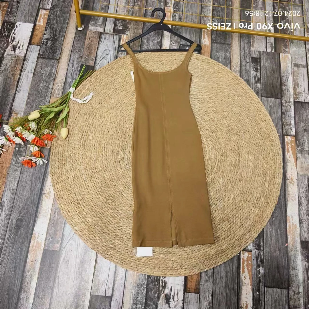 品牌剪标  8仓B8-3-1051款  卡色吊带连衣裙