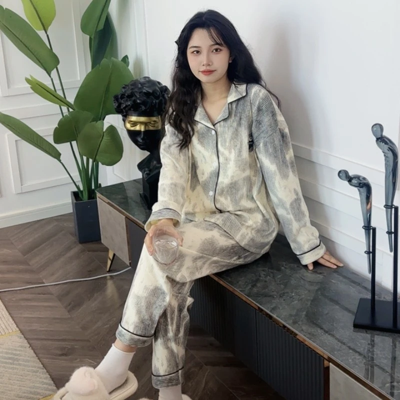 【德绒墨画】春季新款情侣款时尚睡衣女德绒翻领保暖家居服长袖套装