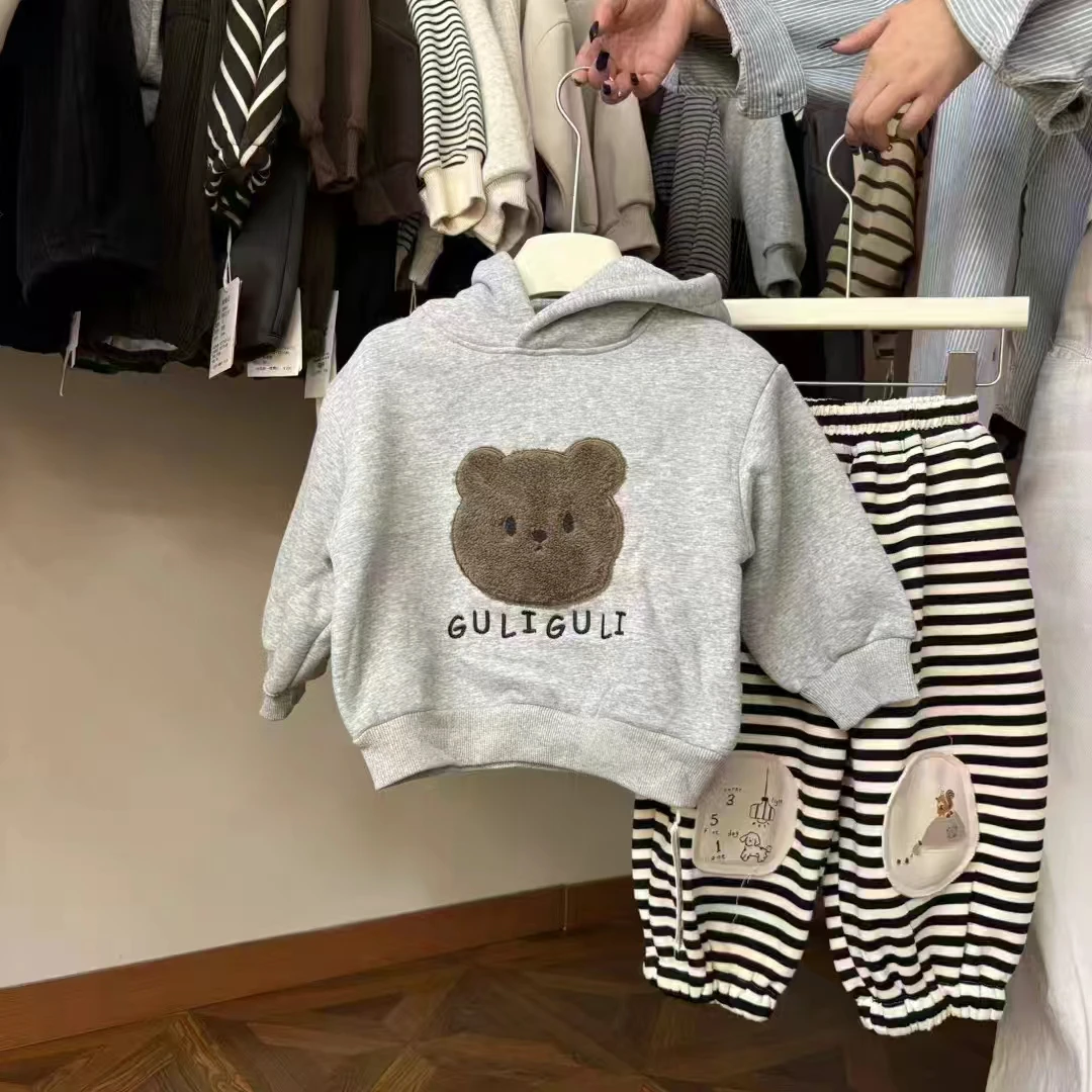 加绒加厚2024秋冬季新款儿童小熊连帽卡通套装秋冬季长袖套装