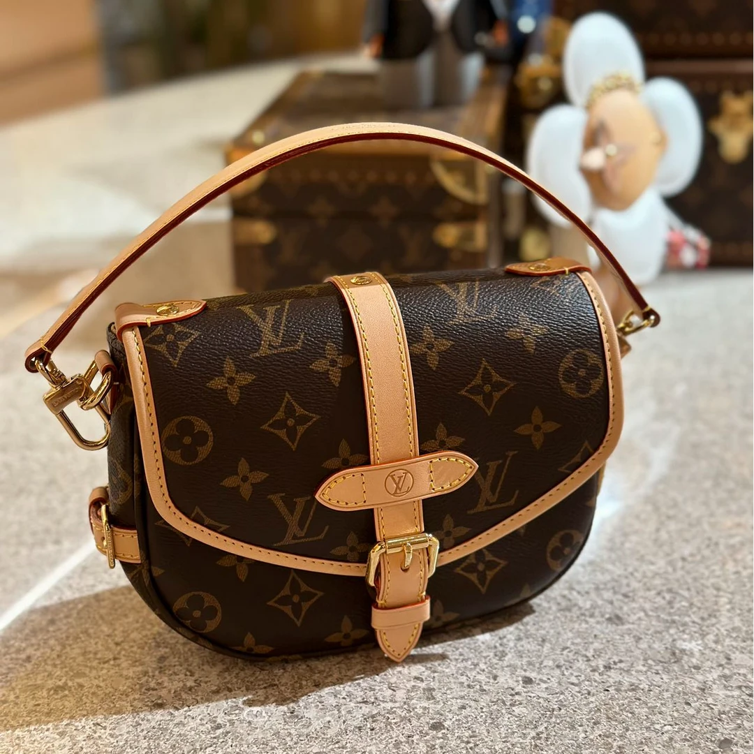 全新未使用 LouisVuitton/路易威登 lv 新款双子星   SAUMUR BB
