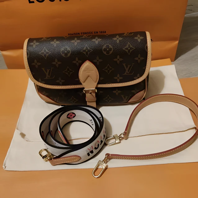 全新未使用 LouisVuitton/路易威登 LV 法棍 包包  24*15*9