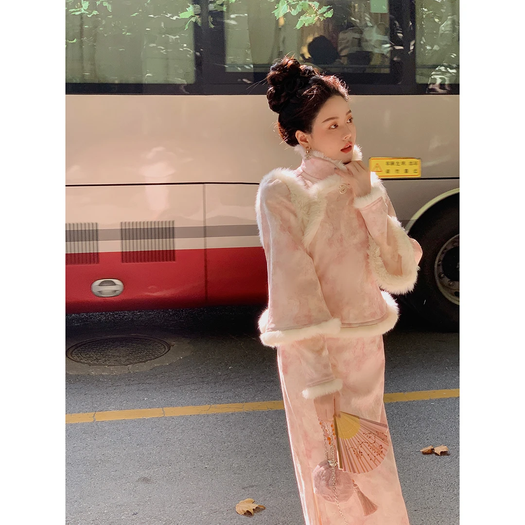 龙年新年战袍新中式獭兔毛旗袍裙马甲套装秋冬复古国风温柔女装