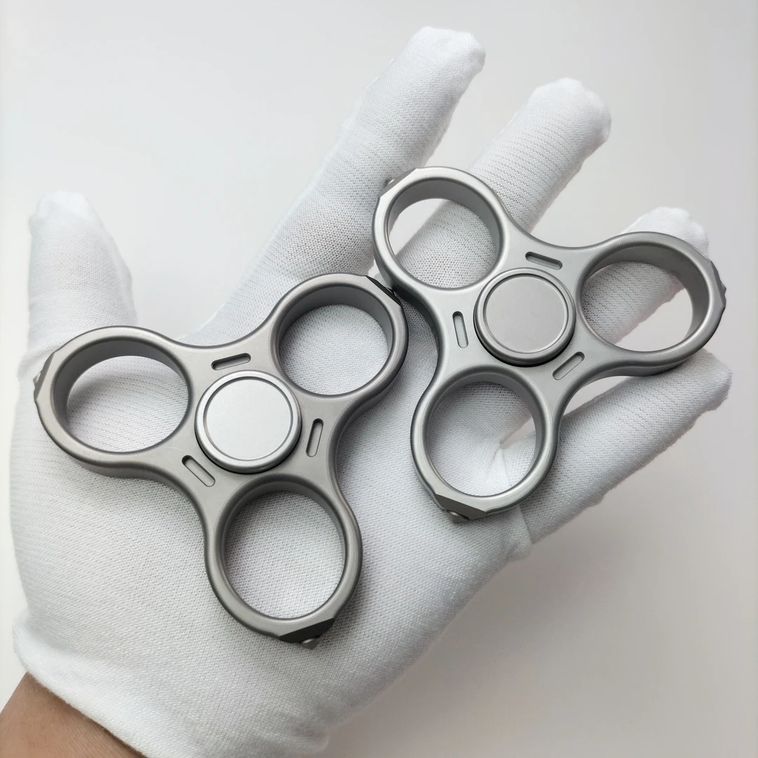 极图三叶炫斩指尖陀螺单指指虎便携应急防身自卫休闲无聊解压玩具