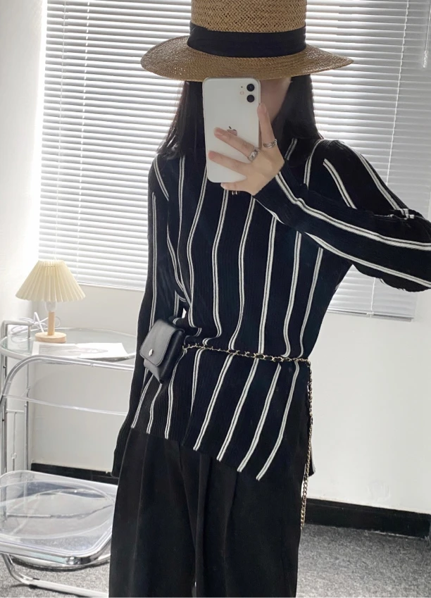 春秋竖条纹半开叉上衣