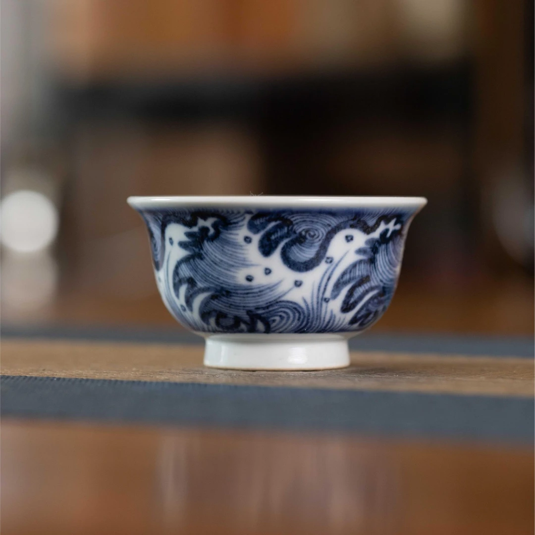 如意堂熊窑制景德镇青花海水纹陶瓷压手杯茶杯（小）