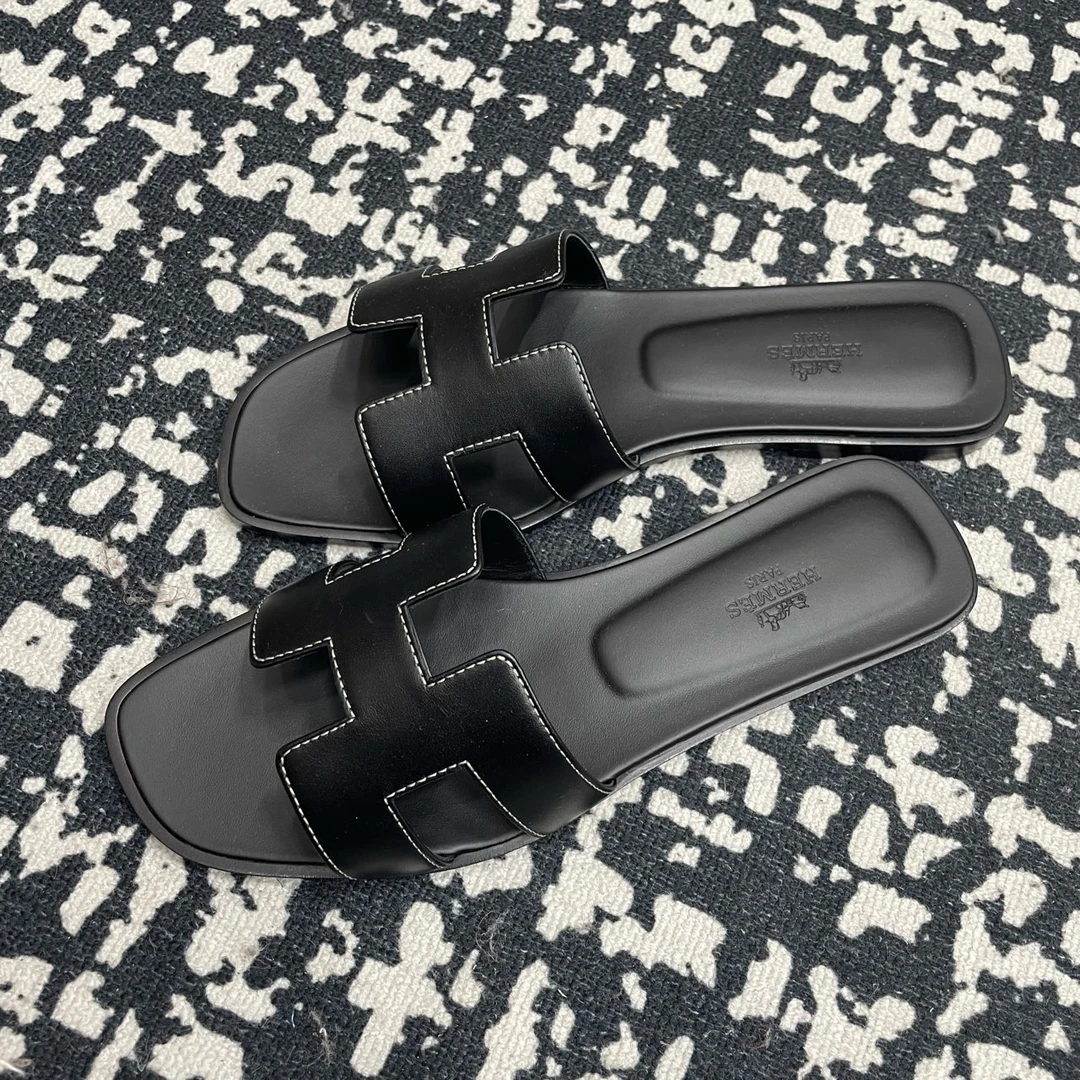 未使用 Hermes/爱马仕 经典“H”一字拖鞋黑色/尺码38/WX108889