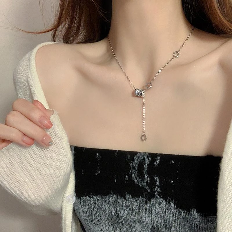钛钢项链 小蛮腰项链女2024年新款轻奢小众设计高级感配饰锁骨链