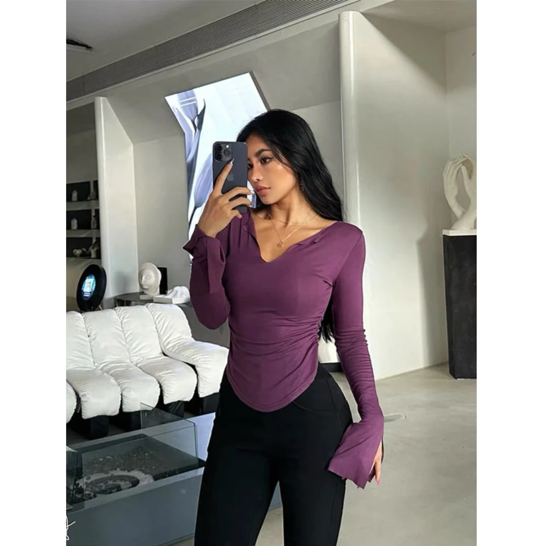 迈沃格秋冬网红性感V领新款休闲时尚辣妹风修身显瘦收腰长袖t恤女